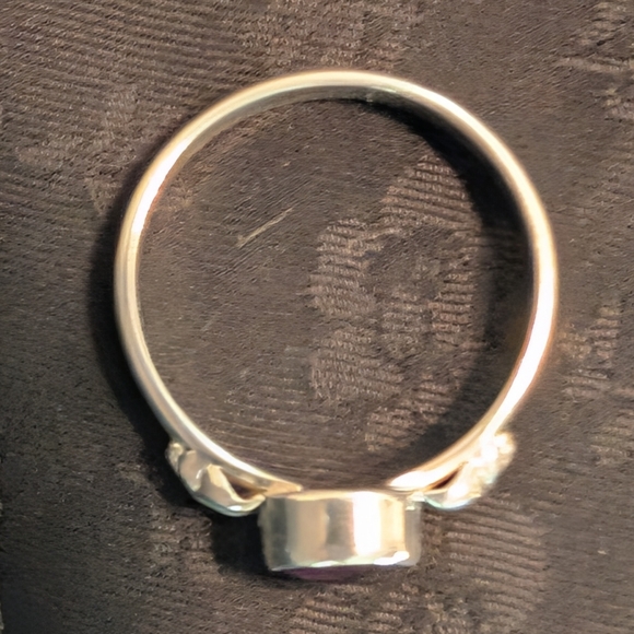 Elegant Solid Sterling Silver Ring Genuine Dark Purple Amethyst Ring Size 7 - Picture 5 of 10